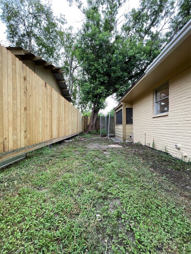 Building Photo - 4803 Geraldine St