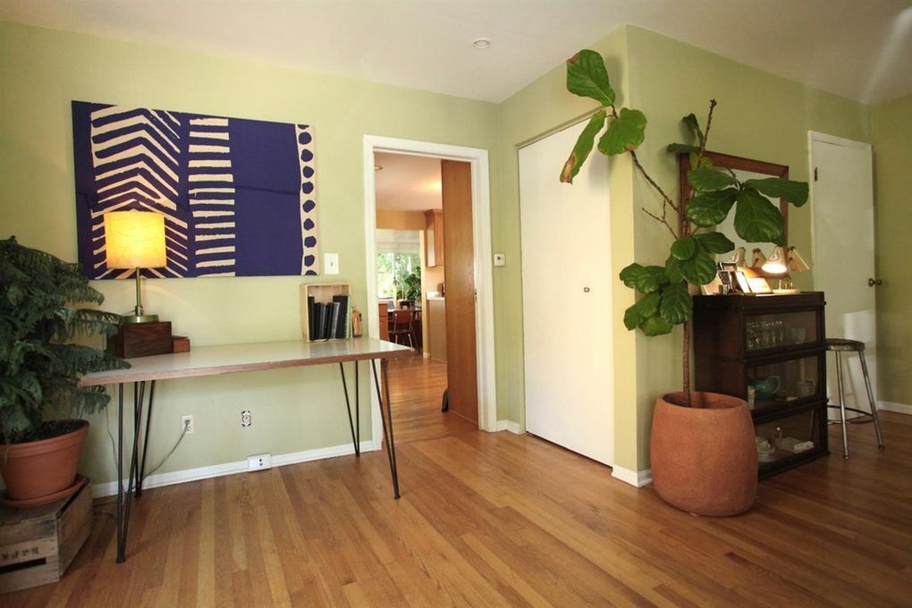 Building Photo - 337 Beakes St