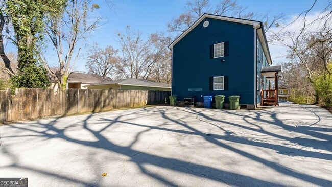 Building Photo - 848 Ridge Ave NW
