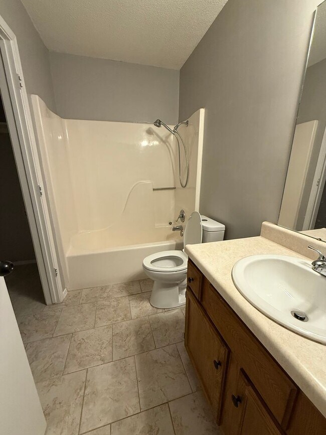 Building Photo - 1507 Heather Ct
