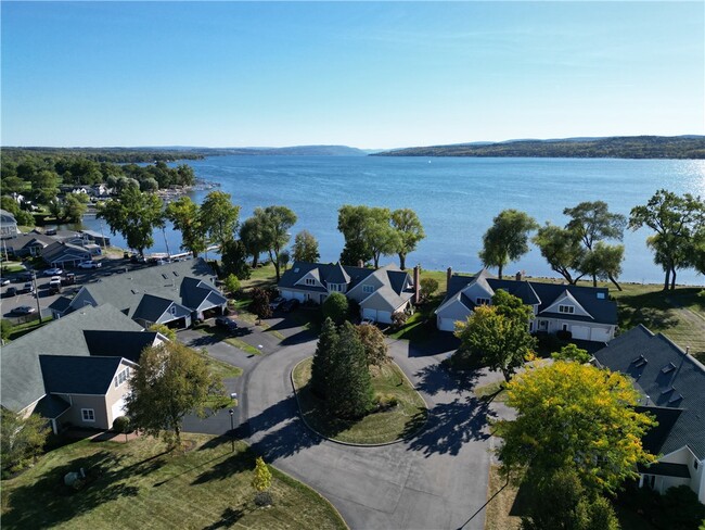 Building Photo - 245 Roseland Ln