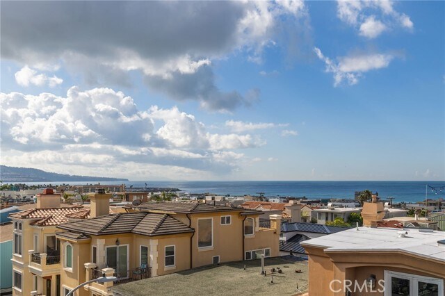 Building Photo - 701 Loma Dr