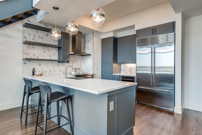 Building Photo - 3611 Congress Ave