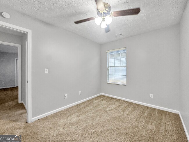 Building Photo - 400 Crestfield Cir