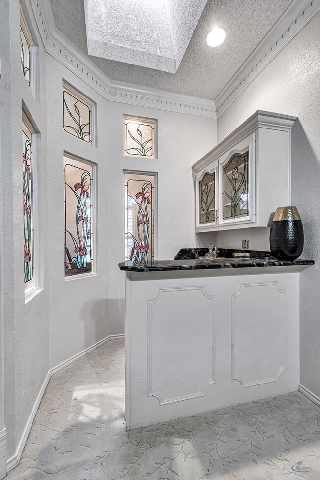 Building Photo - 6415 San Mateo Ln