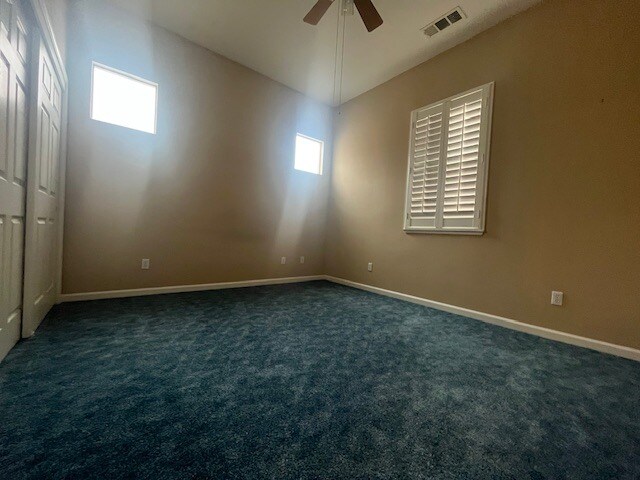 Building Photo - 427 Sea Cove Dr