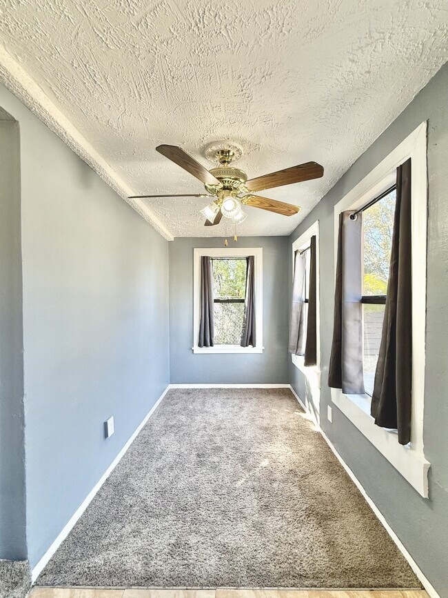 Building Photo - 1828 20th Ave S