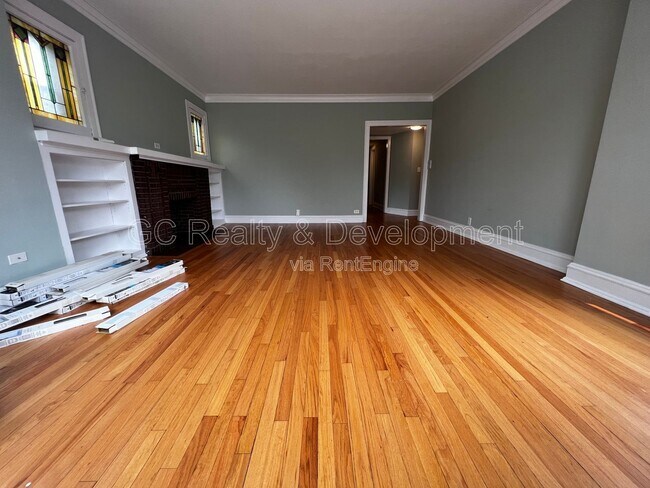 Building Photo - 2144 W Estes Ave