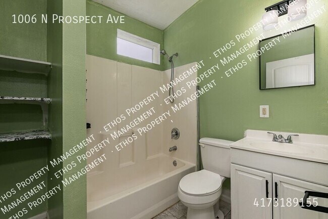 Building Photo - 1006 N Prospect Ave