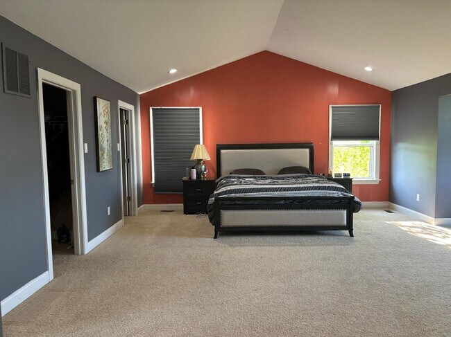 Building Photo - 501 Rain Tree Cir