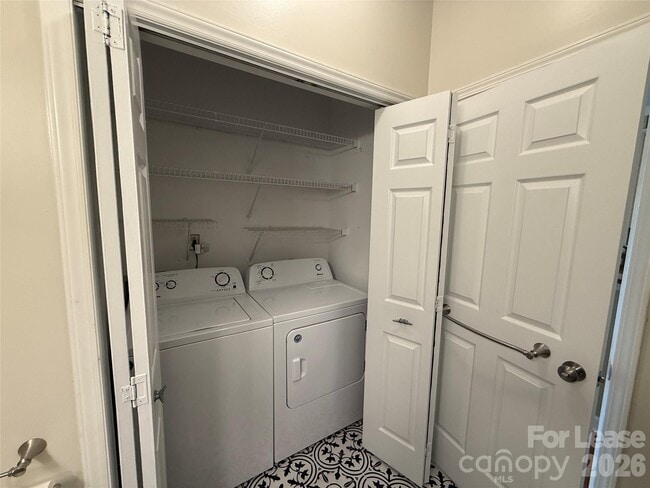 Building Photo - 18009 Kings Point Dr