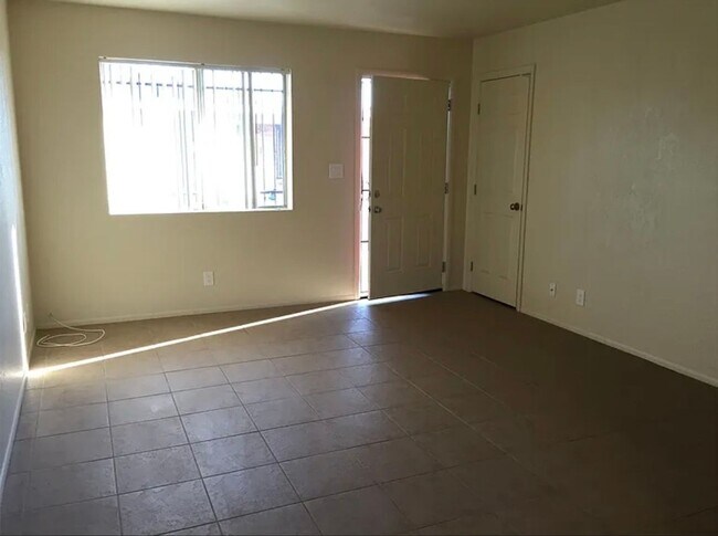 Building Photo - 2939/2941 Palo Verde