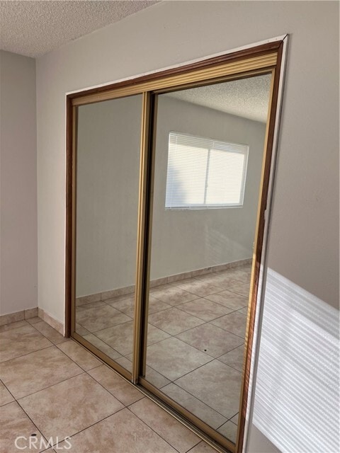 Building Photo - 43052 Charlton Ave