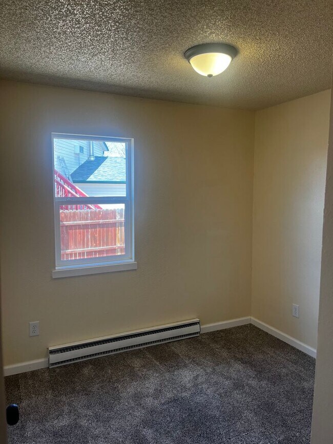 Building Photo - Pre-Leasing- House For Rent In Brush!