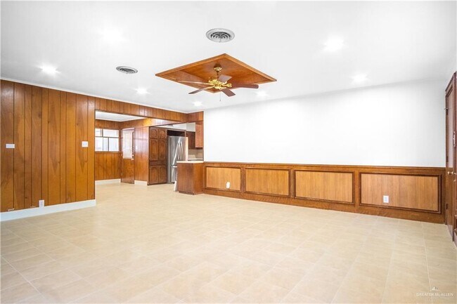 Building Photo - 18 Cd Ave