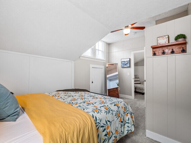 Building Photo - 971 Hayes Ave