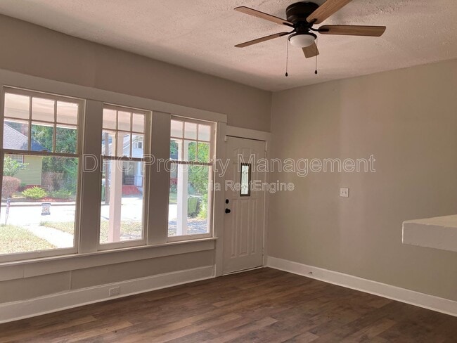 Building Photo - 2207 Bell St