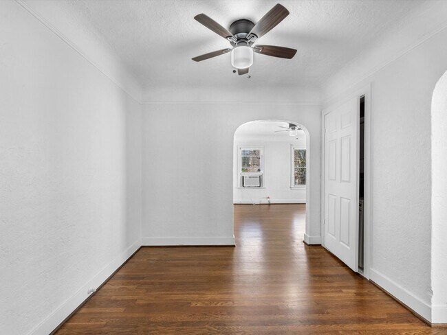 Building Photo - 1819 Marshall St