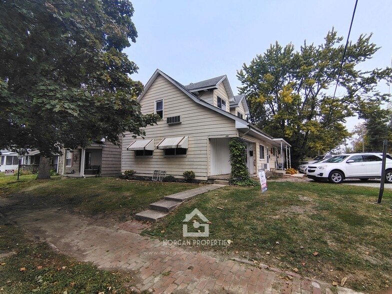 Primary Photo - 222 E Monroe St