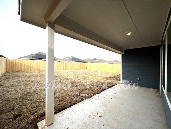 Building Photo - 2717 Dennis Dr