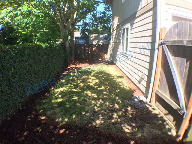 Building Photo - FREE RENT! Charming 3-Bed Home with 1.5 Ba...
