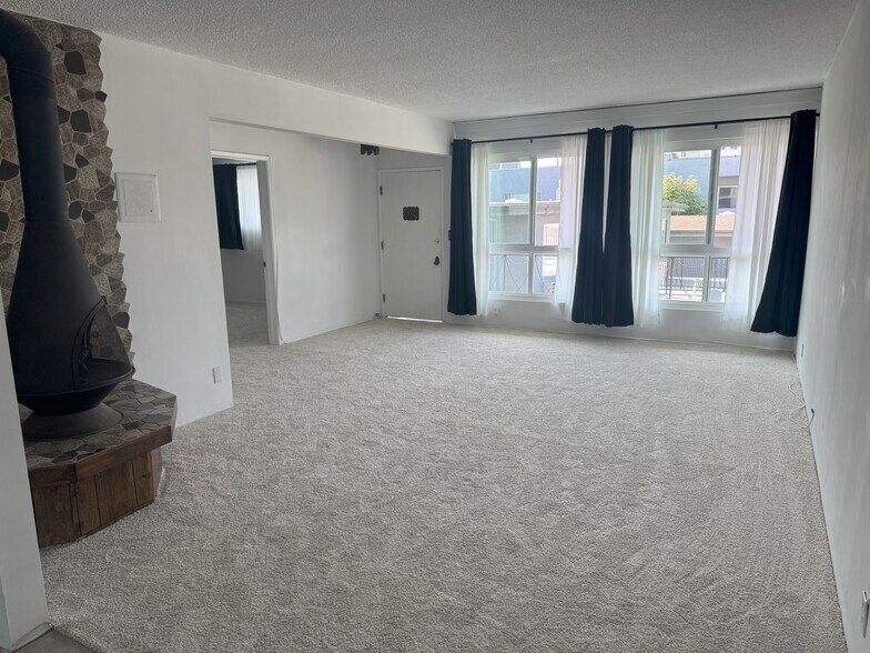 Primary Photo - 1017 2nd St