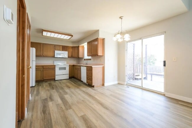 Building Photo - 9928 Garfield Ct