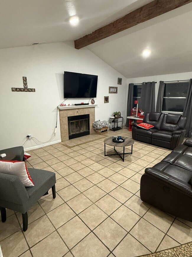 Building Photo - 4610 W Feemster Ave