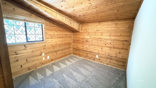 Building Photo - 54080 Pine Crest Ave