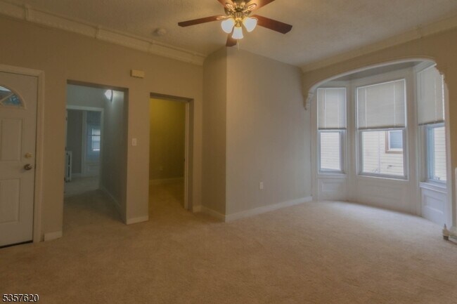 Building Photo - 257 S 8th St