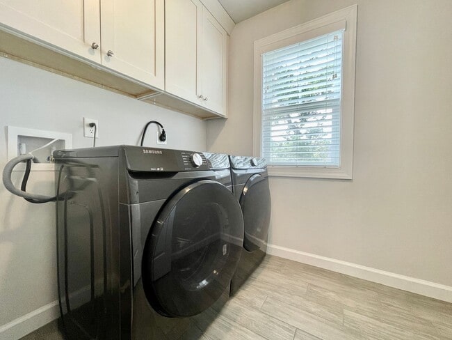 Building Photo - Custom-Built Home in Mill Dam Pointe! Marsh & Water Views! Minutes to Bay Beaches, Pet Friendly, ...