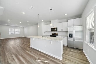 Building Photo - Convenient New Construction Townhome in Durham - Easy commute to RTP, Brier Creek, Airport