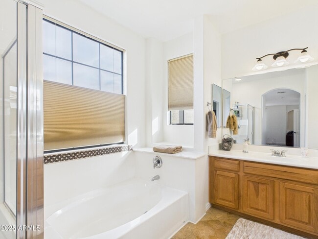 Building Photo - 2326 W Sleepy Ranch Rd