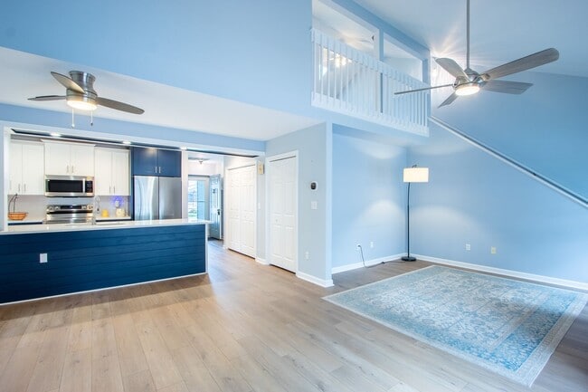 Building Photo - For Rent – Beautifully Updated Townhome in Gull Point a Waterfront Community