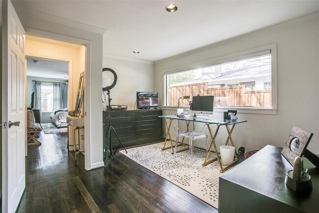 Building Photo - 4559 Elsby Ave