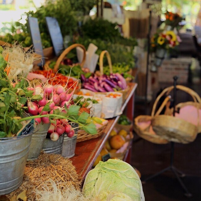 South Pearl St Farmer's Market - 400 S Lafayette St