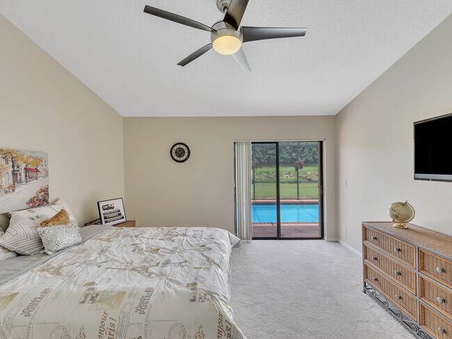 Building Photo - 7747 Villa Nova Dr N