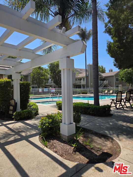 Building Photo - 8805 Berkshire Way