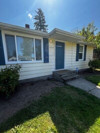 Building Photo - Fully Renovated 2 BD and 1 BA w/ detached ...