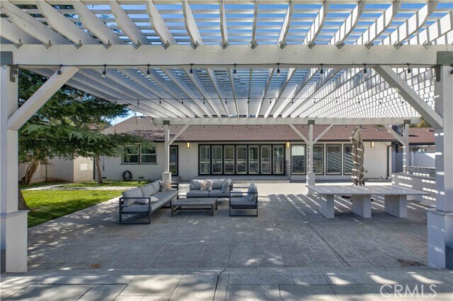 Building Photo - 11568 Newcastle Ave