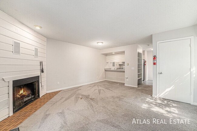 Building Photo - 347 Colony Pl