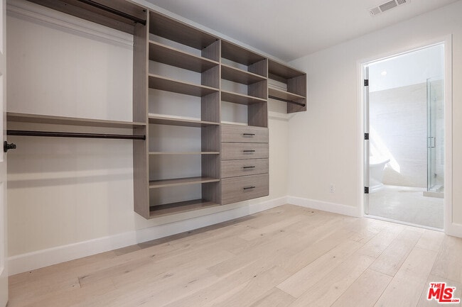 Building Photo - 12524 Woodbine St