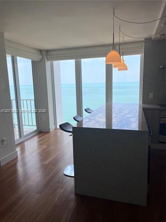 Building Photo - 881 Ocean Dr