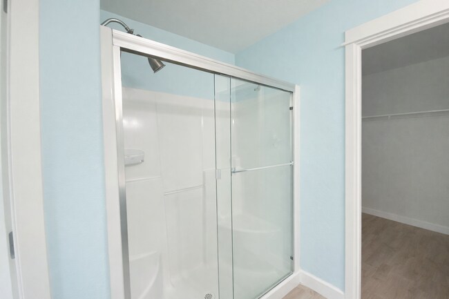 Building Photo - Expansive Orenco Home with 5 Bedrooms, Bonus Room & 3 Full Baths