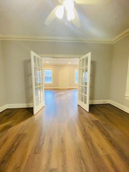 Building Photo - 4625 Bell St