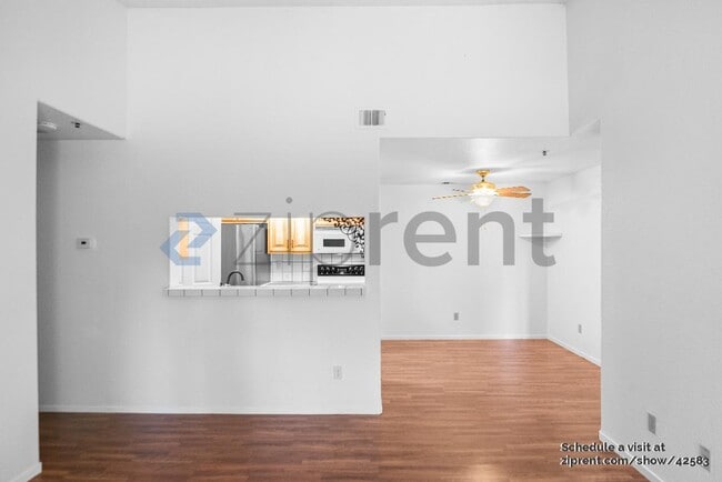 Building Photo - 714 Waterford Pl