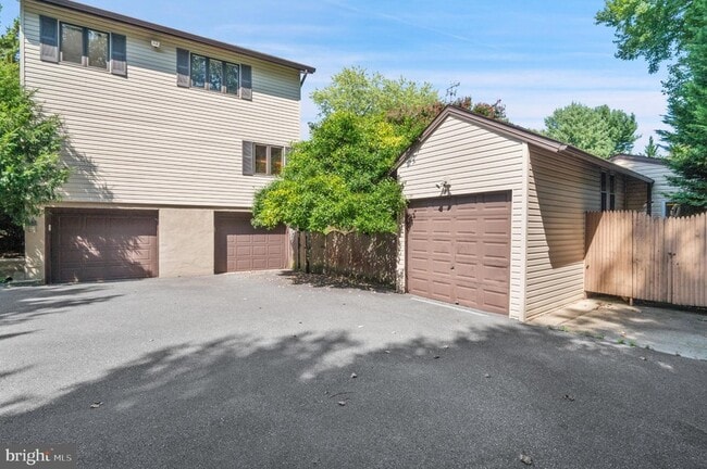 Building Photo - 15729 Holly Grove Rd