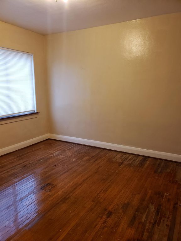 Building Photo - 1442 Schuyler Rd