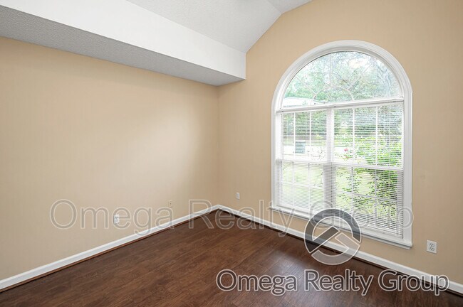 Building Photo - 5561 Heatherbrae Ln