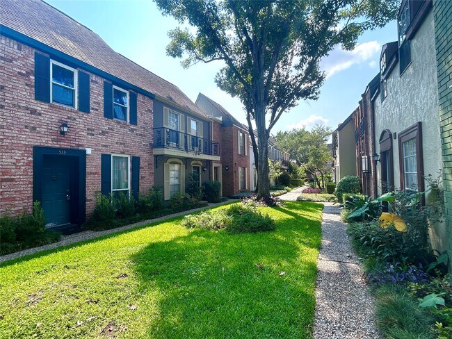 Building Photo - 11550 Chimney Rock Rd